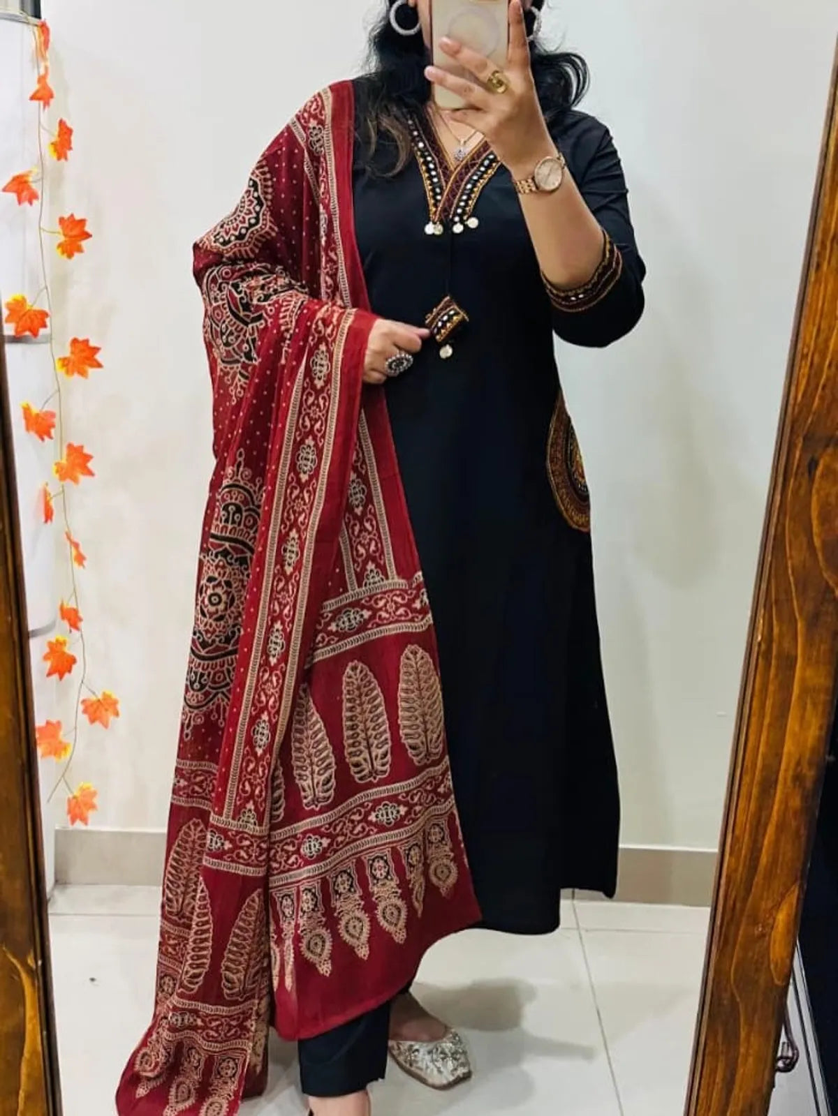 Classic-Black-Straight-Kurta-Set-with-Maroon-Printed-Dupatta
